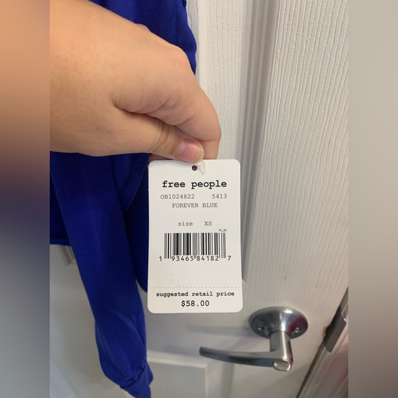 We the free cropped top - Picture 3 of 5